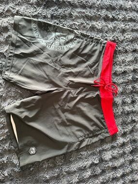 Flo Grown size 38 swim trunks